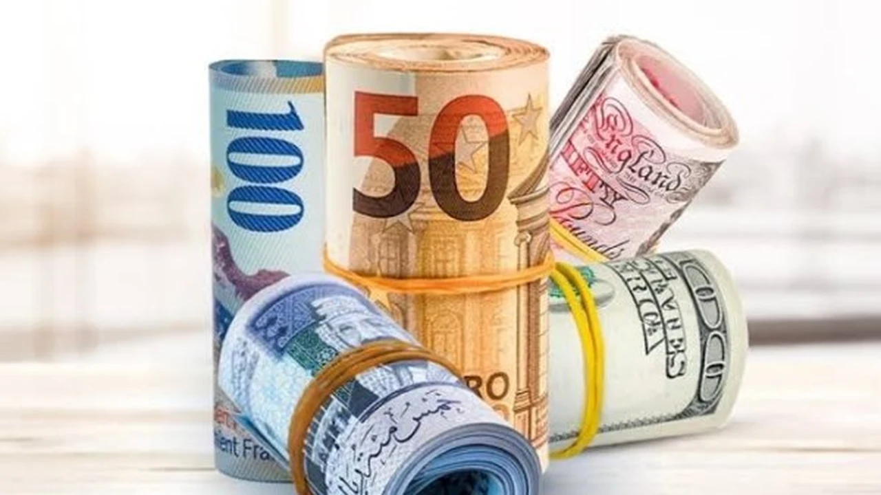 تغيرات جديدة في أسعار العملات الأجنبية داخل فروع البنك الأهلي المصري اليوم